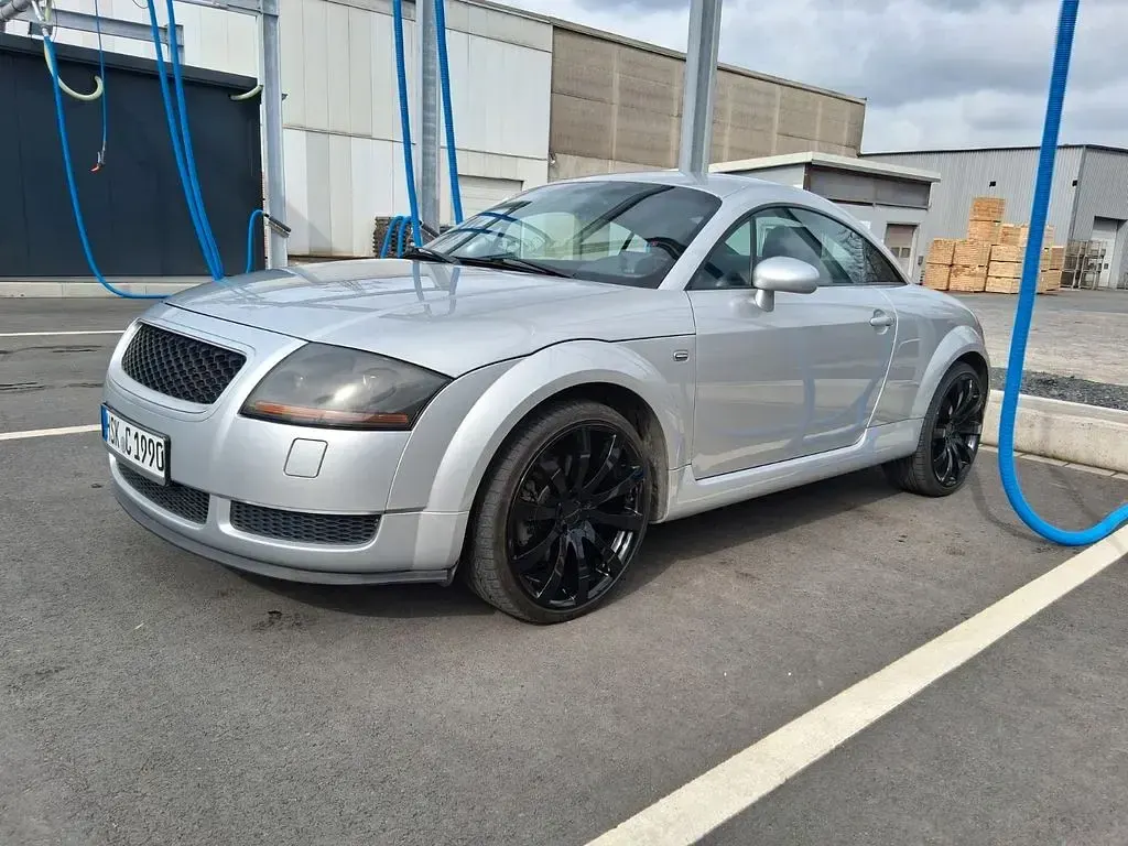 Second-hand Audi TT Comfort 179 CP (131 kW) 2000 Gri Coupe