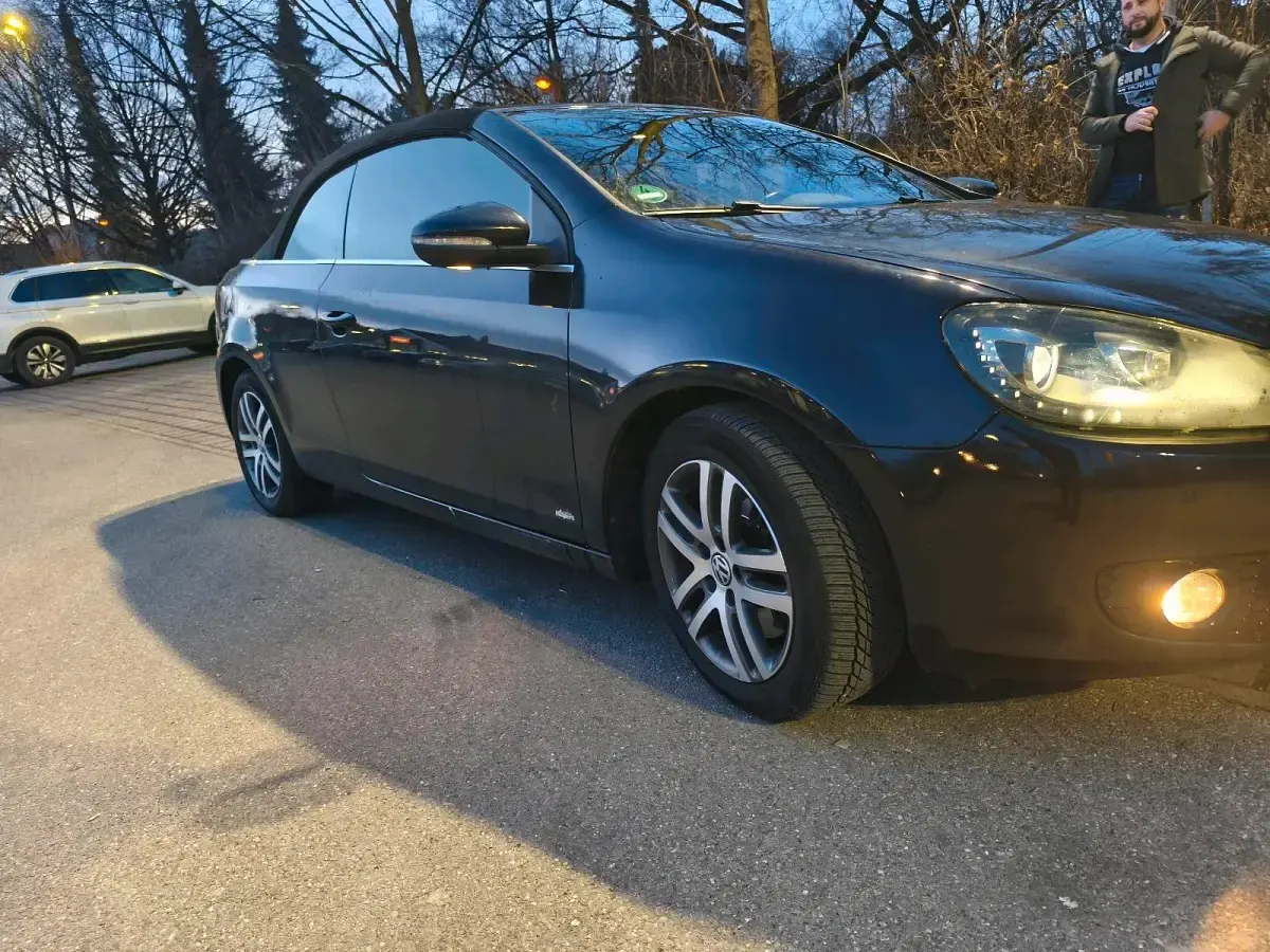 Gebraucht VW Golf 140 PS (102 kW) 2011 Schwarz Cabrio