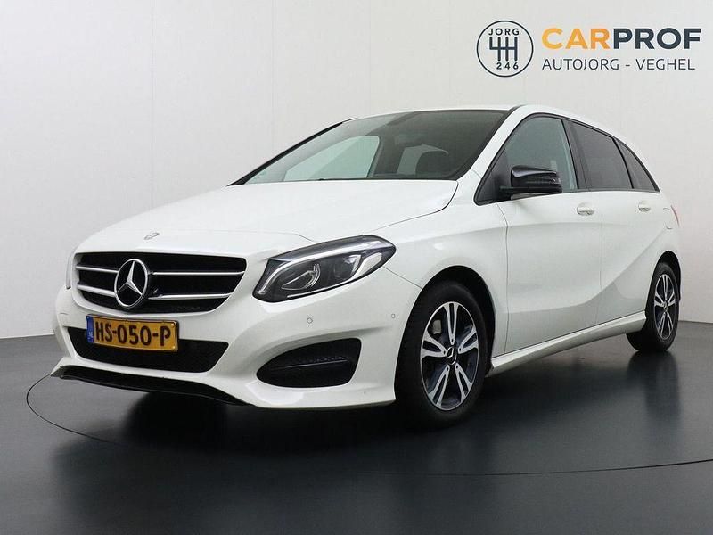 Weiß Gebraucht 2016 Mercedes B180 Ambition Van / Kleinbus | 9.995 € (Fairer Preis) - Bild 1/4