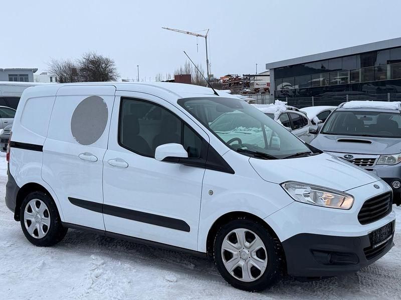 Gebraucht Ford Transit Trend 101 PS (74 kW) 2017 Weiß Van / Kleinbus