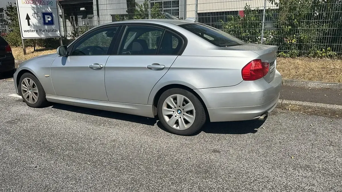 Gebraucht BMW 318 143 PS (105 kW) 2009 Limousine