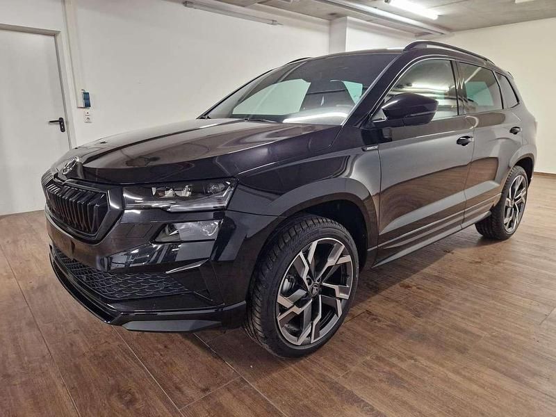 Schwarzmagic perleffekt Neu 2025 Skoda Karoq SportLine SUV | 43.500 € (Etwas zu teuer) - Bild 1/4