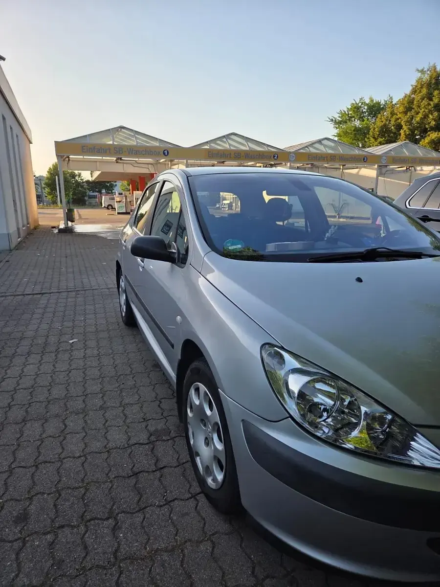 Gebraucht Peugeot 307 109 PS (80 kW) 2001 Silber Kleinwagen