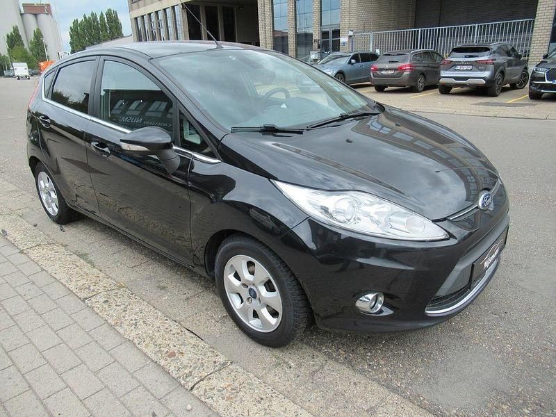 Gebraucht Ford Fiesta Titanium 95 PS (69 kW) 2012 Schwarz Limousine