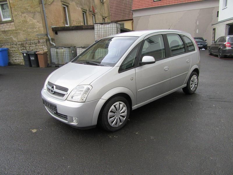 Silber Gebraucht 2004 Opel Meriva Essentia Van / Kleinbus | 2.599 € (Etwas zu teuer) - Bild 1/4