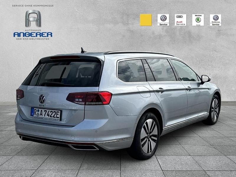 Gebraucht VW Passat GTE 218 PS (160 kW) 2022 Scale silver metallic Kombi