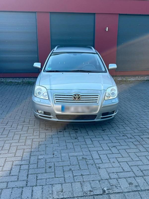 Silber Gebraucht 2007 Toyota Avensis Kombi | 1.200 € (Superpreis) - Bild 1/4