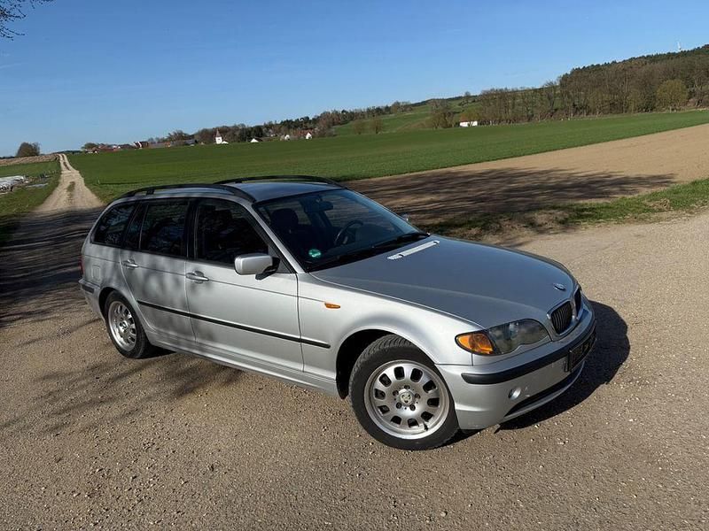 Gebraucht BMW 318 143 PS (105 kW) 2005 Silber Kombi