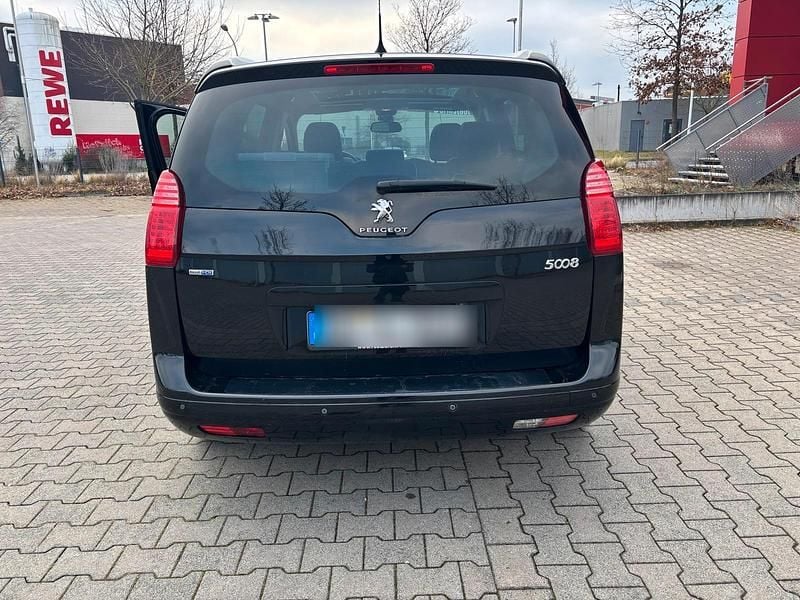 Gebraucht Peugeot 5008 120 PS (88 kW) 2016 Schwarz Van / Kleinbus