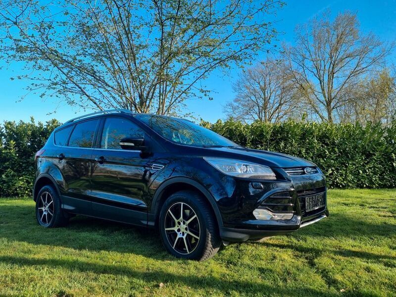 Schwarz Gebraucht 2016 Ford Kuga SUV | 13.200 € (Fairer Preis) - Bild 1/4