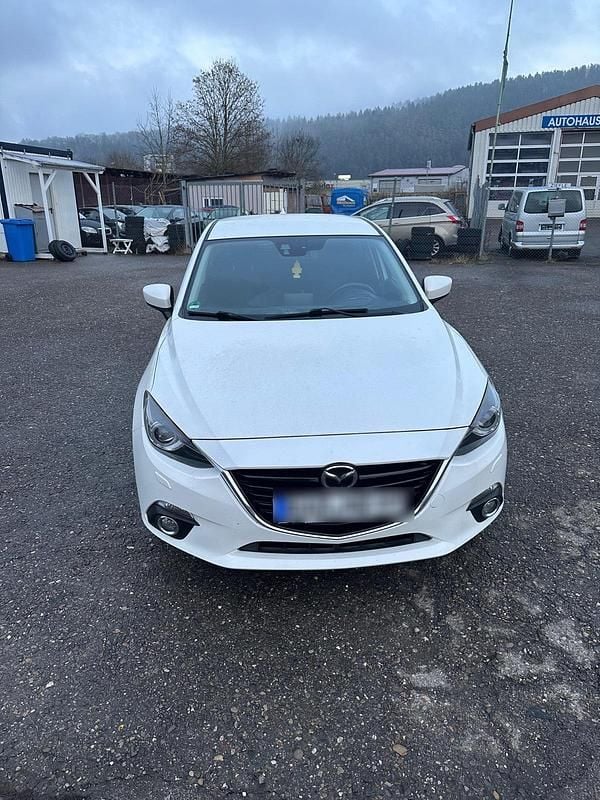Weiß Gebraucht 2015 Mazda 3 Urban Limited Limousine | 10.000 € (Guter Preis) - Bild 1/4