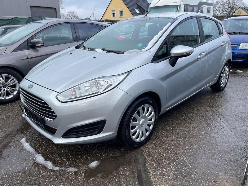 Gebraucht Ford Fiesta Trend 82 PS (60 kW) 2015 Silber Kleinwagen
