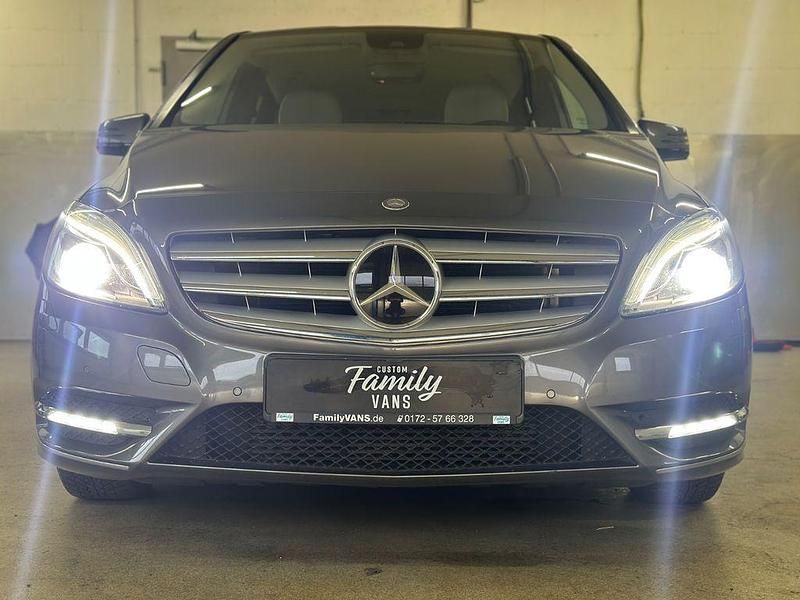 Gebraucht Mercedes B200 156 PS (114 kW) 2013 Grau Van / Kleinbus