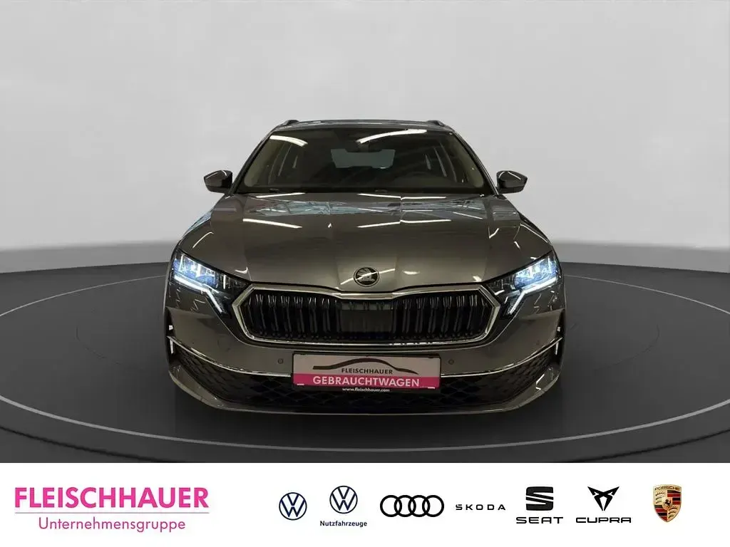 Gebraucht Skoda Octavia Selection 150 PS (110 kW) 2025 Grau Kombi