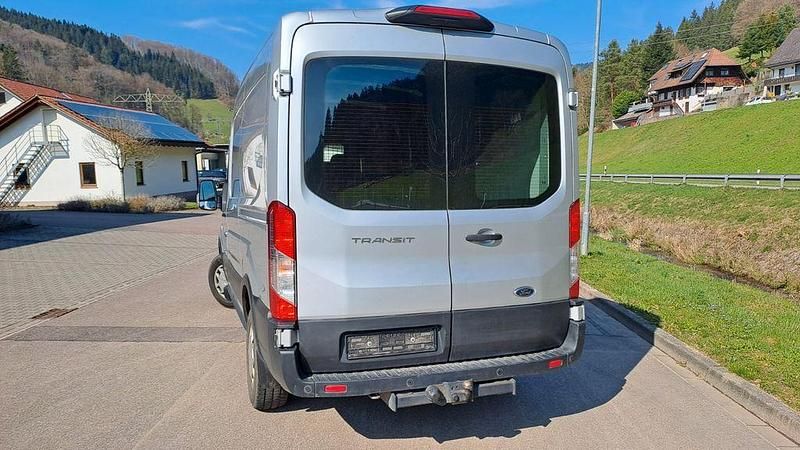 Gebraucht Ford Transit Trend 131 PS (96 kW) 2020 Silber Van