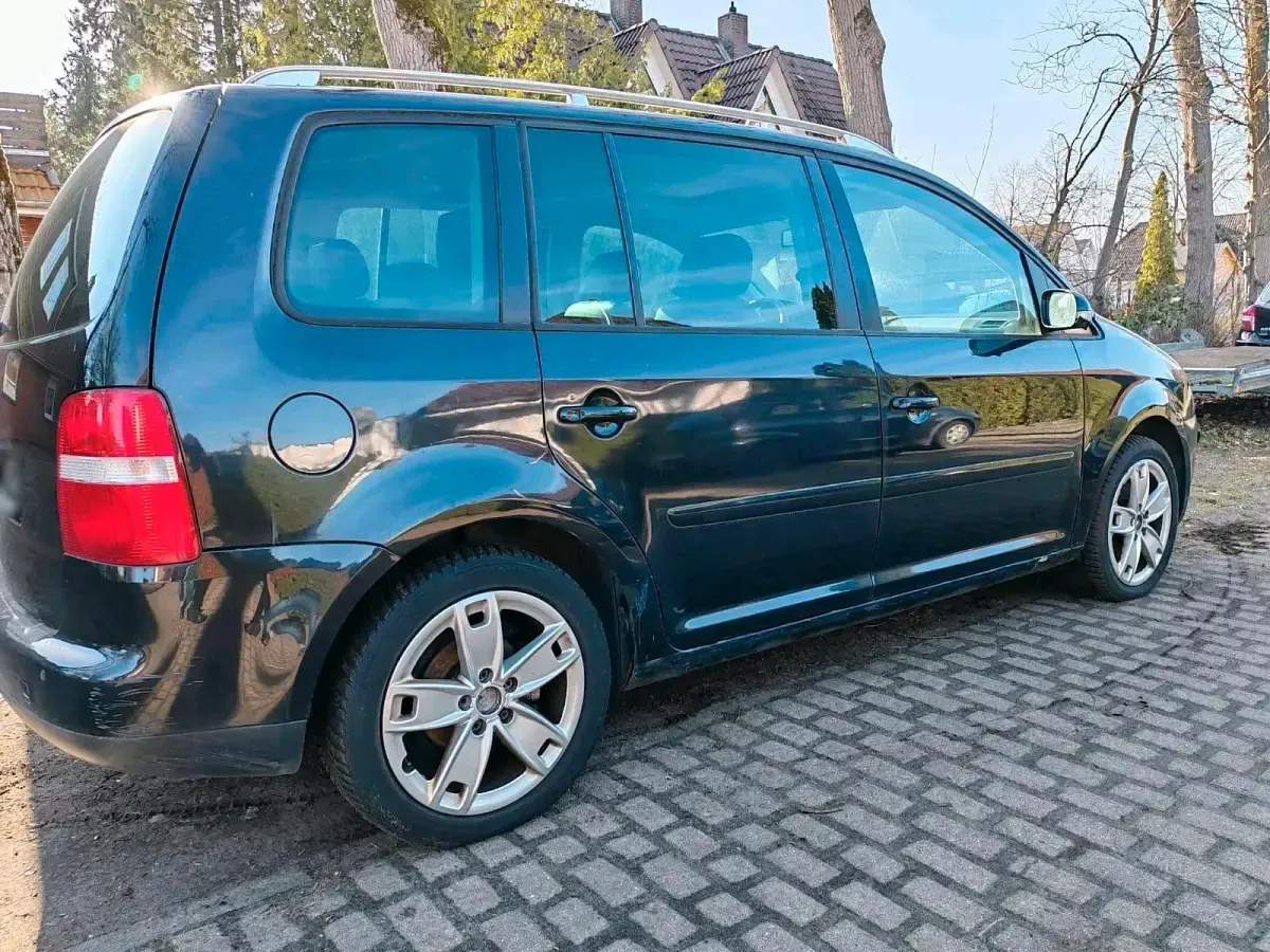 Gebraucht VW Touran 140 PS (102 kW) 2004 Schwarz Van / Kleinbus