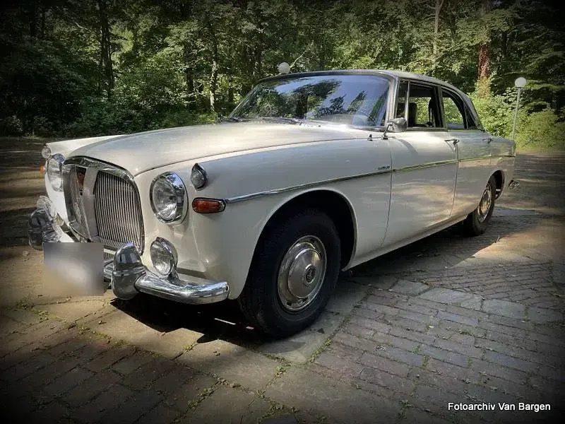 Second-hand Rover P5 152 CP (111 kW) 1966 Alb Coupe