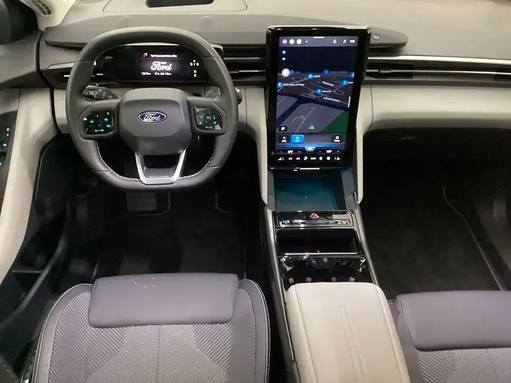 Usado Ford Explorer 250 kW (340 HP) 2025 Branco SUV