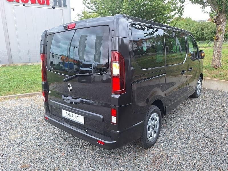 Neu Renault Trafic Evolution 150 PS (110 kW) 2025 Schwarz Van / Kleinbus