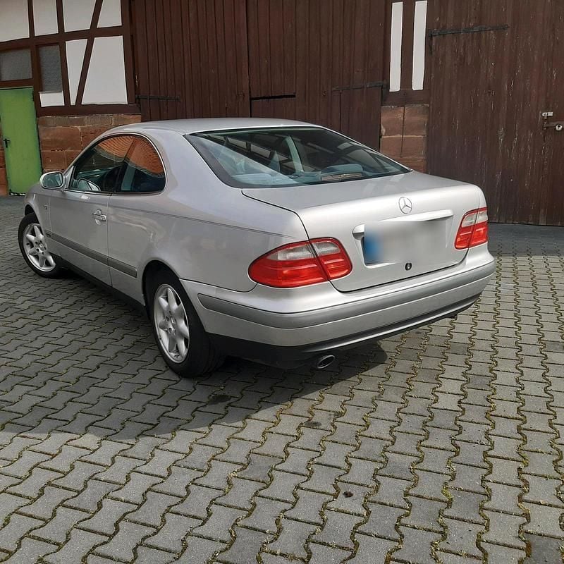 Silber Gebraucht 1999 Mercedes CLK200 Coupé | 1.200 € (Guter Preis) - Bild 1/4