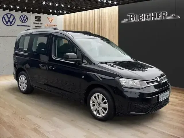 Gebraucht VW Caddy Life 122 PS (89 kW) 2022 Schwarz Van / Kleinbus