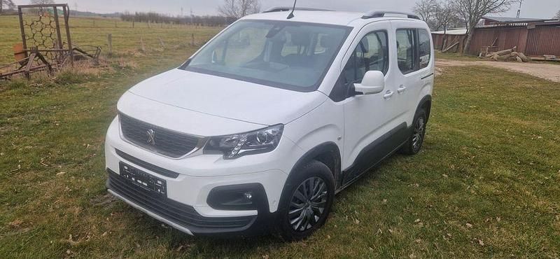 Schwarz Gebraucht 2019 Peugeot Rifter Active Van / Kleinbus | 13.950 € (Teuer) - Bild 1/4