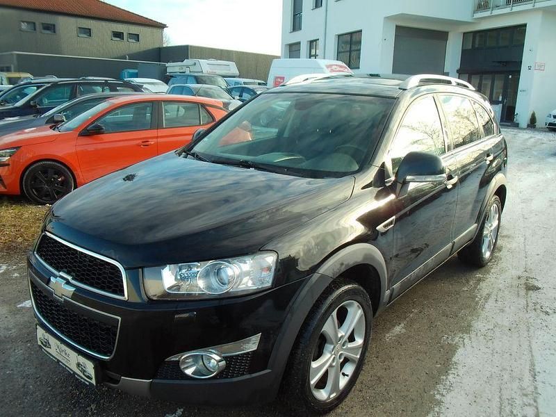 Schwarz Gebraucht 2012 Chevrolet Captiva LTZ SUV | 7.950 € (Fairer Preis) - Bild 1/4
