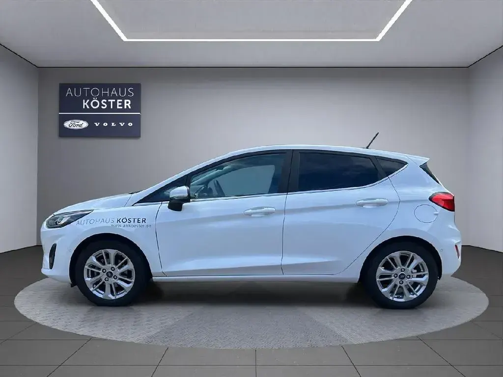 Gebraucht Ford Fiesta Titanium 101 PS (74 kW) 2023 Frostweiß Kleinwagen