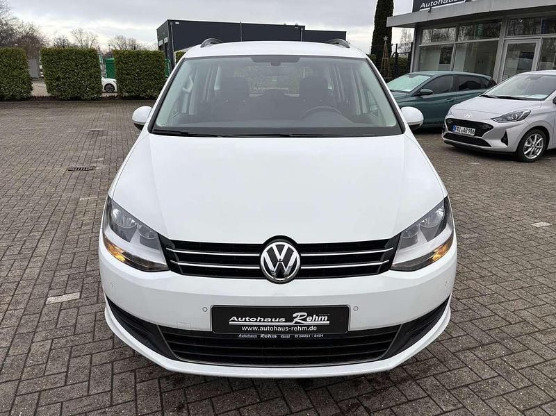 Gebraucht VW Sharan Comfortline 184 PS (135 kW) 2017 Pure white Van / Kleinbus