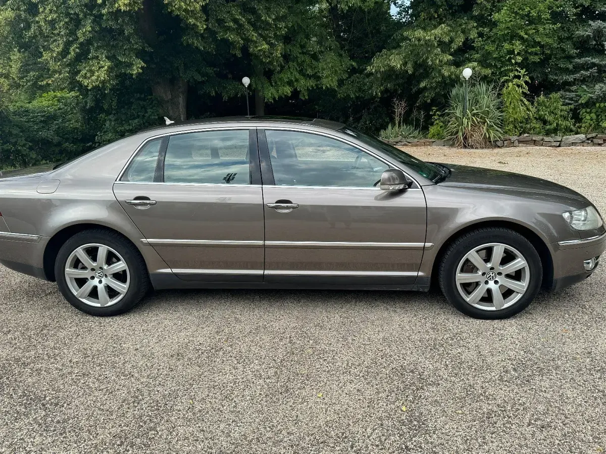 Gebraucht VW Phaeton 239 PS (175 kW) 2009 Grau Limousine