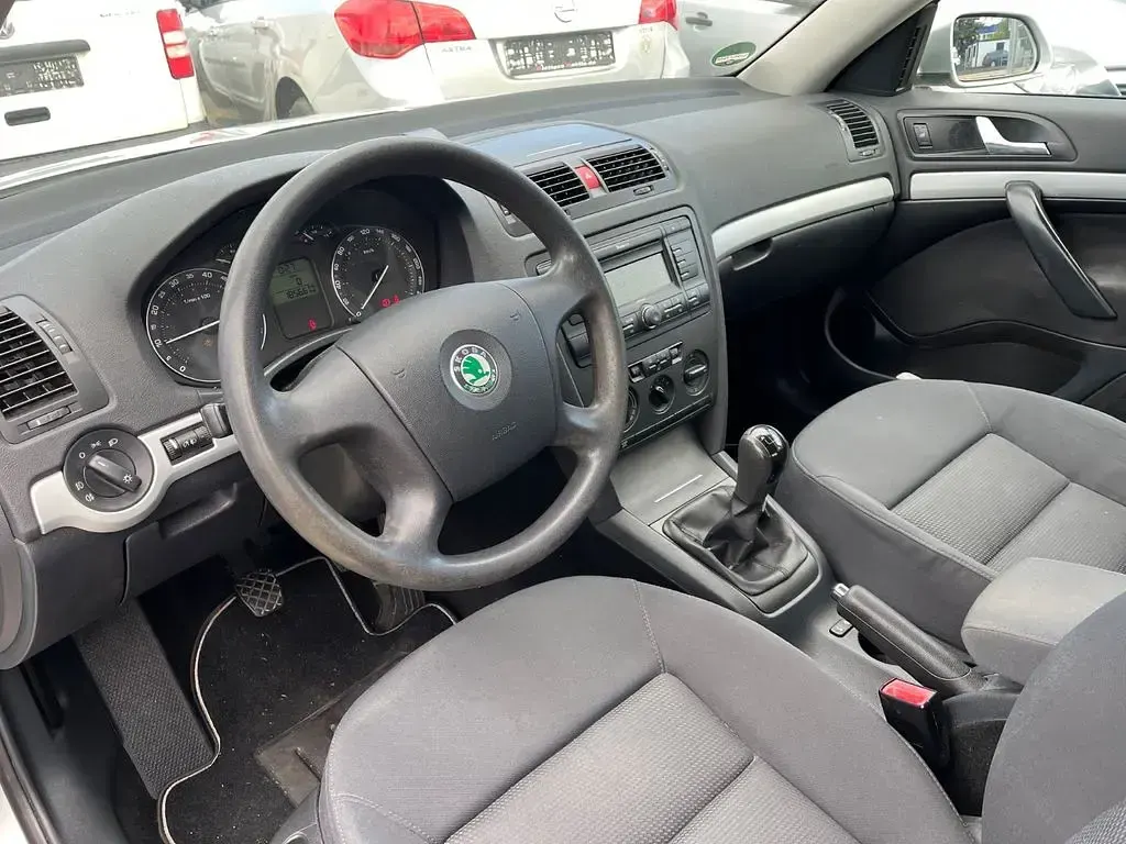 Gebraucht Skoda Octavia Ambiente 102 PS (75 kW) 2005 Silber Limousine