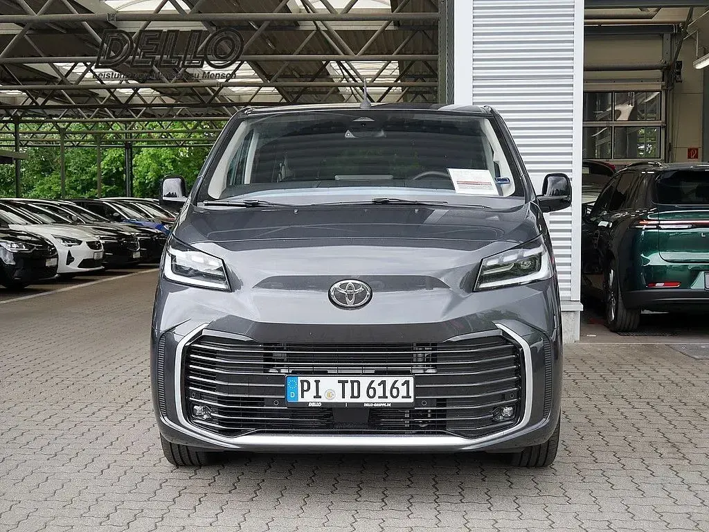 Gebraucht Toyota Proace Verso 179 PS (131 kW) 2026 Grau Kombi
