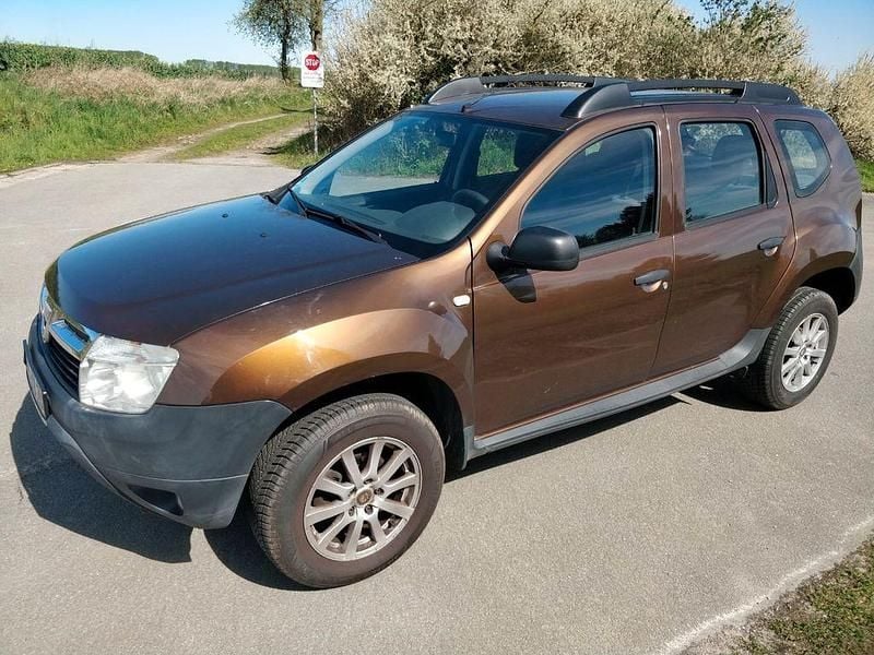 Second-hand Dacia Duster 105 CP (77 kW) 2010 Maro SUV