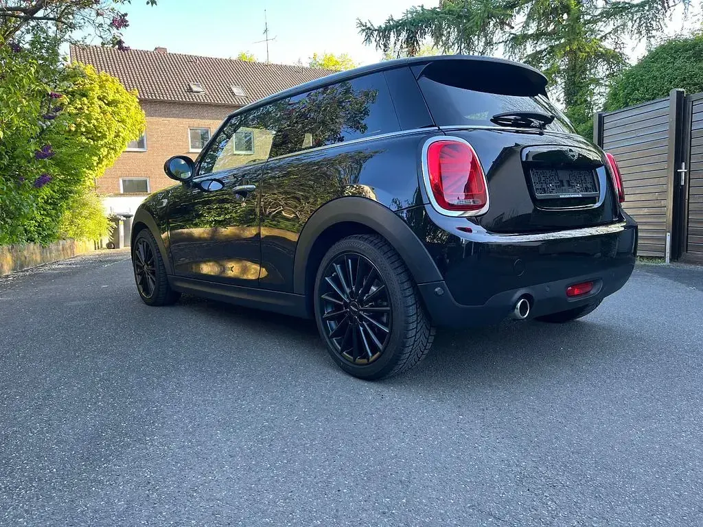 Gebraucht Mini Cooper 136 PS (100 kW) 2018 Schwarz Kleinwagen