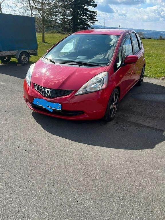 Second-hand Honda Jazz 90 CP (66 kW) 2011 Roșu Hatchback