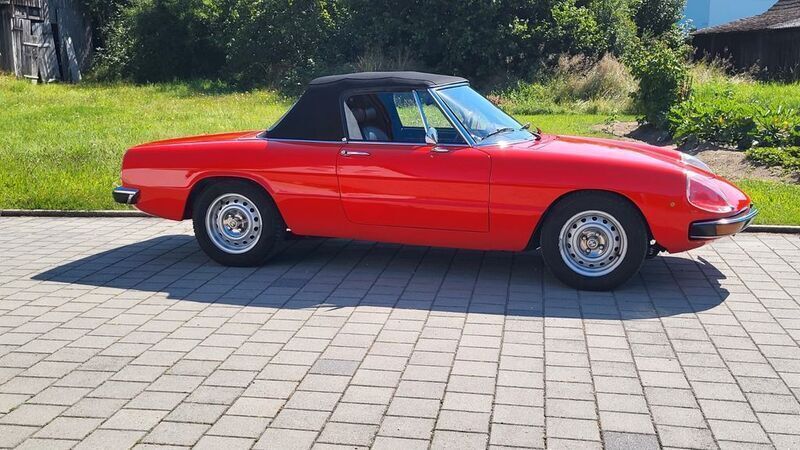 Rot Gebraucht 1975 Alfa Romeo Spider Cabrio | 19.750 € - Bild 1/3