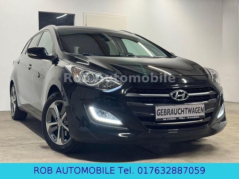 Schwarz Gebraucht 2017 Hyundai i30 Premium Kombi | 12.999 € (Fairer Preis) - Bild 1/4