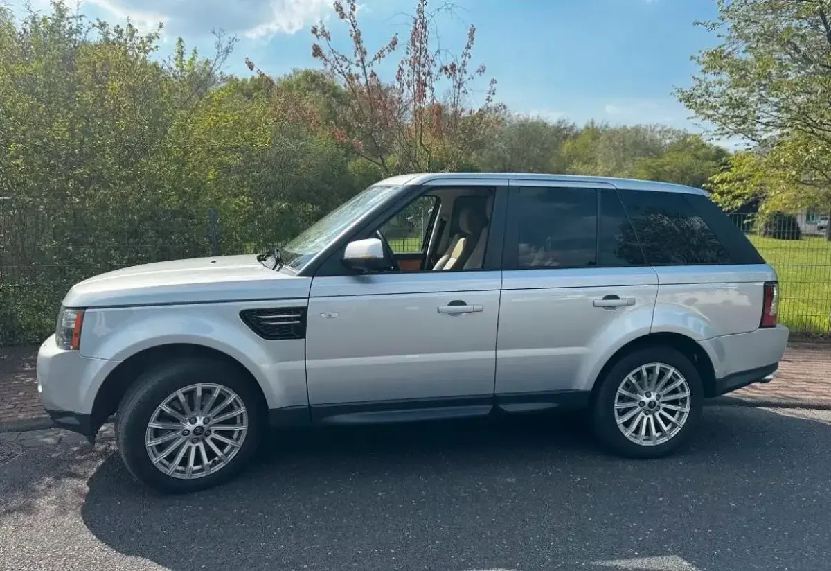 Gebraucht Land Rover Range Rover 155 PS (114 kW) 2013 Silber SUV