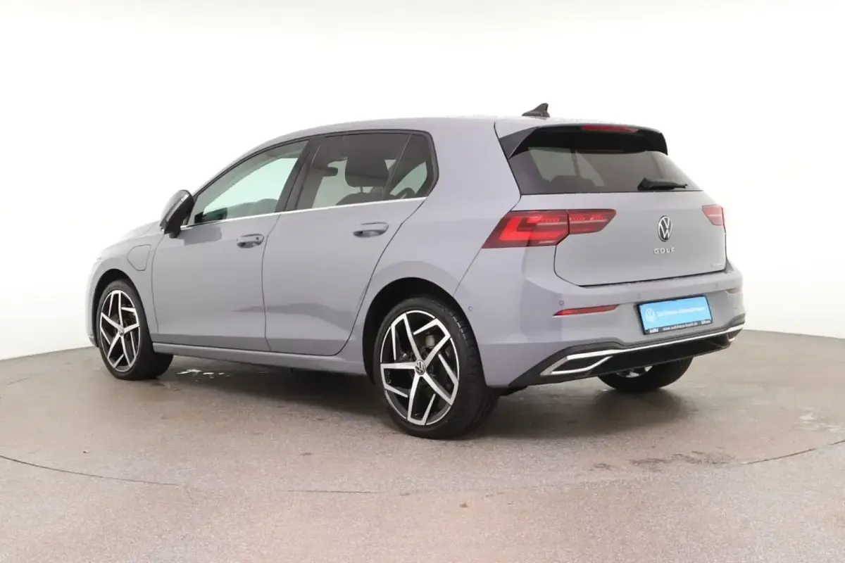 Gebraucht VW Golf VIII Style 204 PS (150 kW) 2022 Grau Kleinwagen