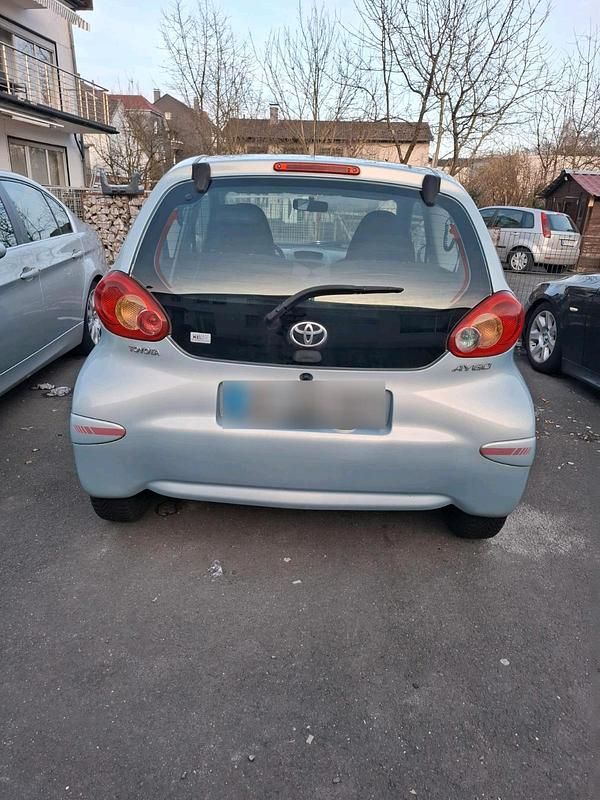 Gebraucht Toyota Aygo 68 PS (50 kW) 2007 Silber Kleinwagen