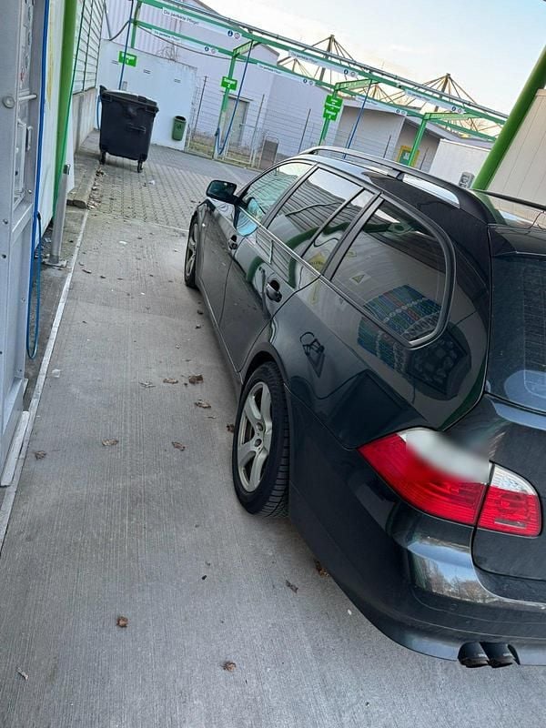 Gebraucht BMW 530 Performance 235 PS (172 kW) 2008 Schwarz Kombi