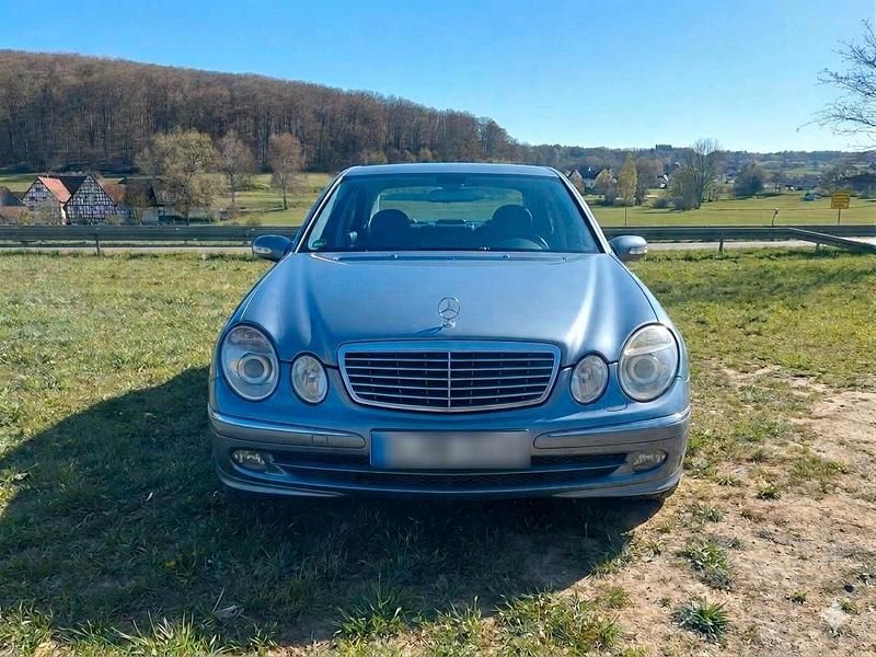 Gebraucht Mercedes E280 Avantgarde 177 PS (130 kW) 2004 Blau Limousine