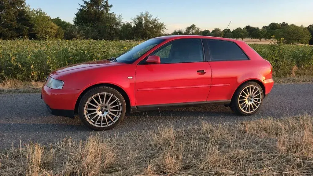 Gebraucht Audi A3 Sport 125 PS (91 kW) 2001 Rot Kleinwagen