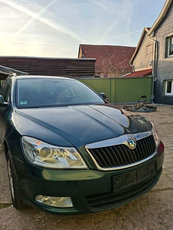 Gebraucht Skoda Octavia 105 PS (77 kW) 2013 Grau Limousine