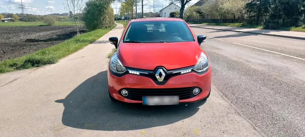 Gebraucht Renault Clio 90 PS (66 kW) 2015 Rot Kleinwagen