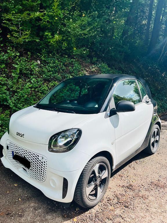Weiß Gebraucht 2020 Smart ForTwo Electric Drive Coupé | 10.000 € (Fairer Preis) - Bild 1/4