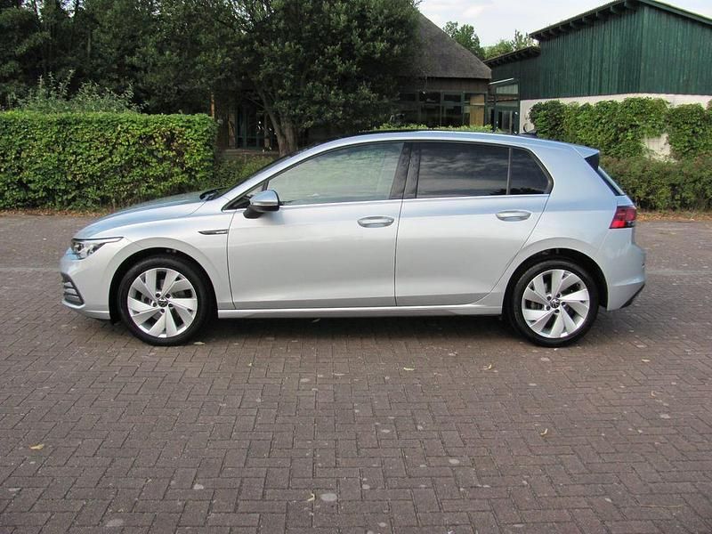 Gebraucht VW Golf VII Style 150 PS (110 kW) 2020 Silber Limousine