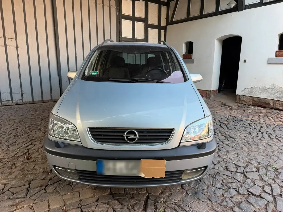 Gebraucht Opel Zafira 125 PS (91 kW) 2000 Silber Van / Kleinbus