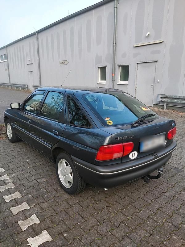 Second-hand Ford Escort 60 CP (44 kW) 1993 Andere farben Berlinǎ