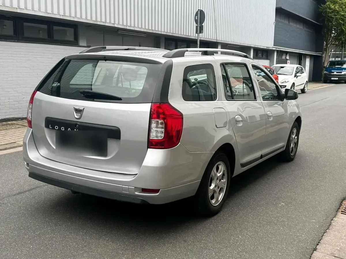 Gebraucht Dacia Logan 90 PS (66 kW) 2014 Silber Kombi
